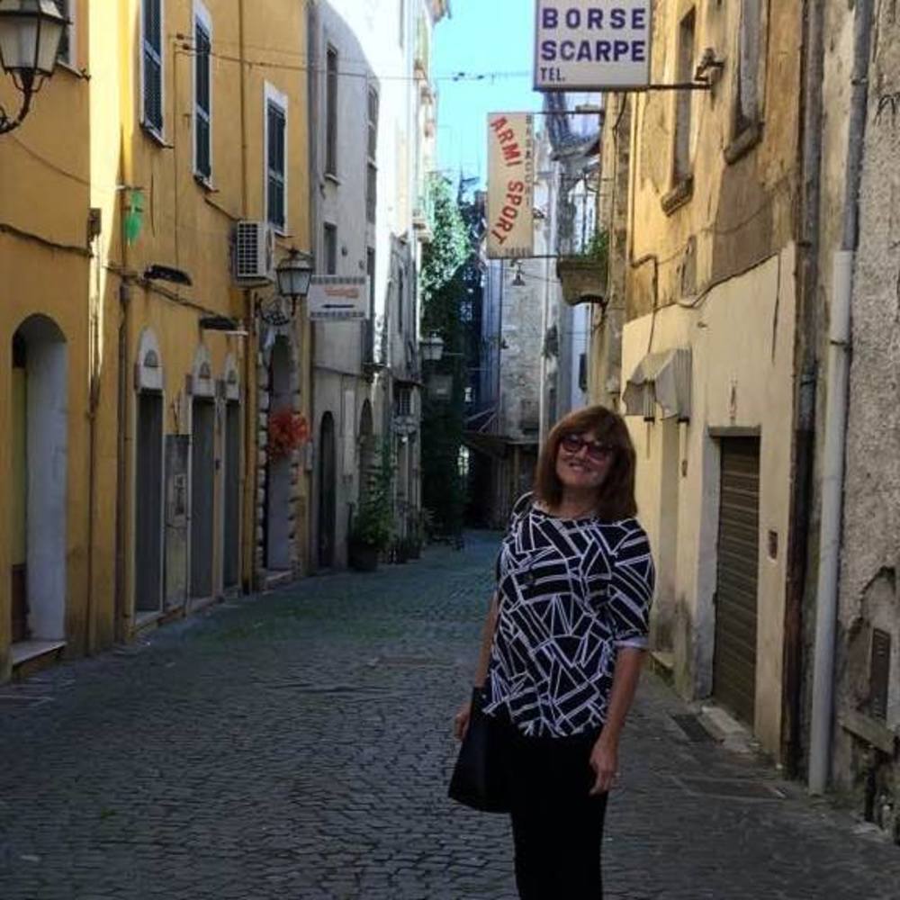 Meet your Posher, Debbi